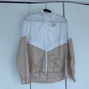 NIKE Women’s Athletic Sportswear Windrunner Jacket White/Oatmeal Size Small